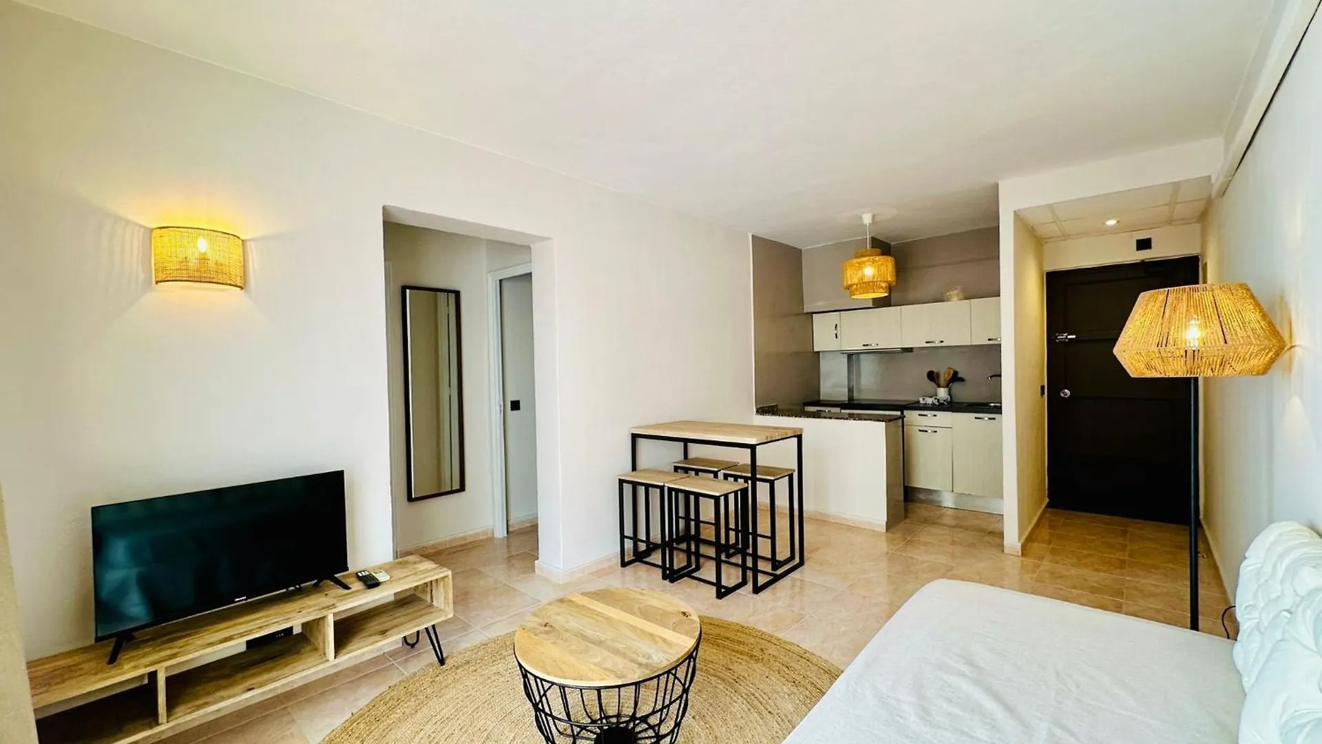 Apartamentos Ses Veles Cala Llonga  Spain