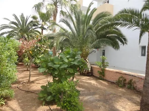 Apartamentos Ses Veles Cala Llonga  Spain